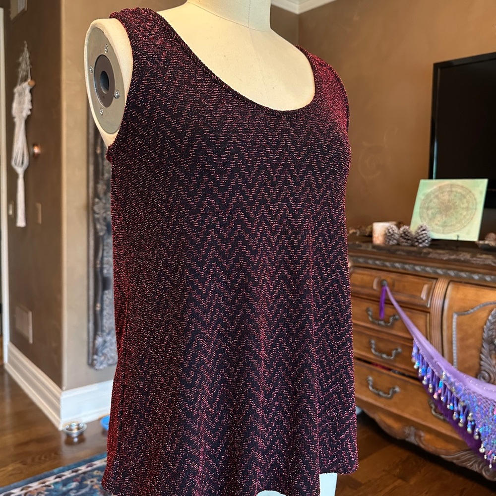 NWOT Stunning Sparkling Red Top - Picture 6 of 7